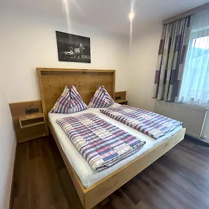 https://haus-bartolot.saalbachhinterglemmhotels.com