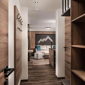 https://apartments-niederseer.saalbachhinterglemmhotels.com
